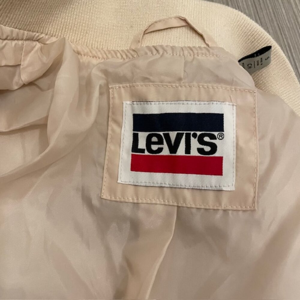 NWT Women's Levi's Cream Diamond Quilted Bomber Jacket Size Small Neutral - Picture 13 of 16